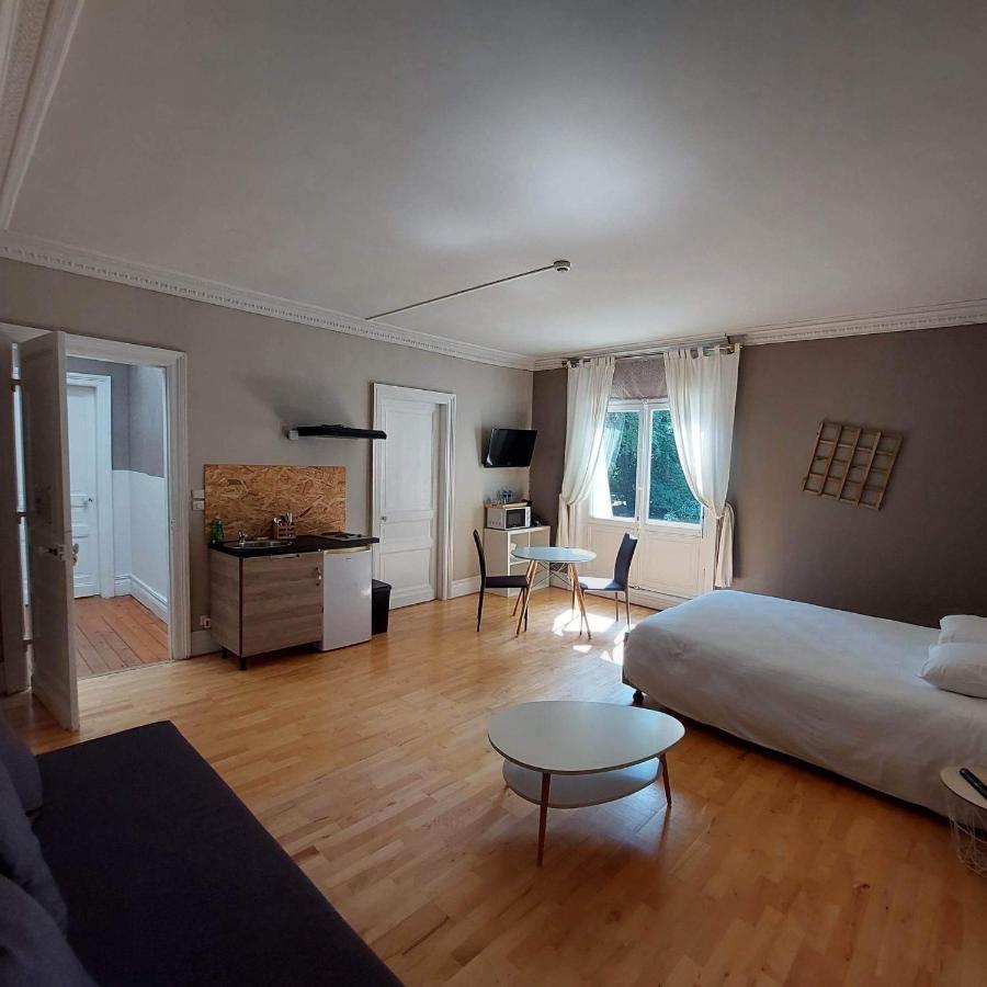 Manoir Les Cedres Frühstückspension Corbehem